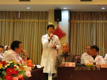 刘延生专员参加省肿瘤医院医疗质量月份析评议会