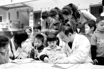 给小朋友讲预防接种知识