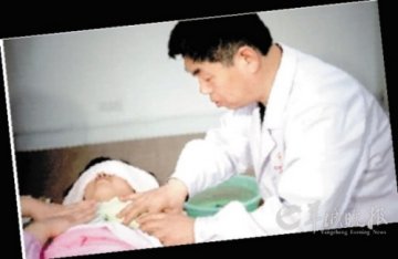 男性职业催乳师提供服务遭产妇集体拒绝