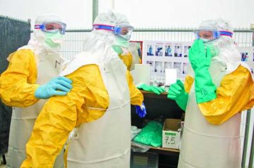 染伊英护士试新药