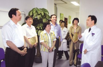 防治传染病要积极发挥中医药作用