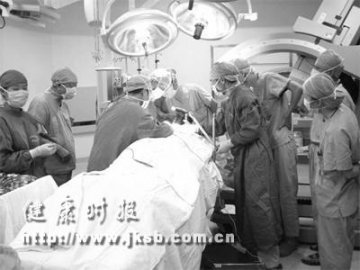 上海瑞金医院：移动放疗加速器