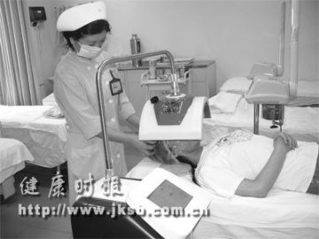 广东佛山一医：新光疗治痤疮