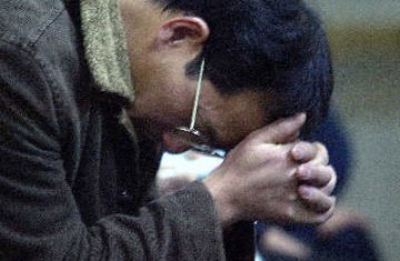 11岁女孩被班主任叫到办公室补写作业后跳楼