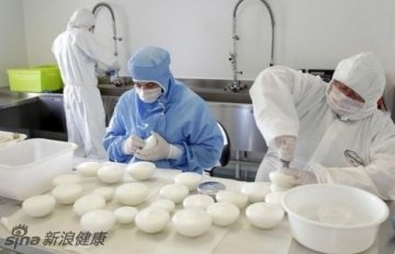 该公司生产数字仿真的乳房硅胶植入物.
