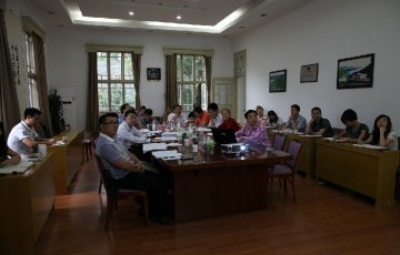 梁震同志调研市中药研究院发展专项实施工作