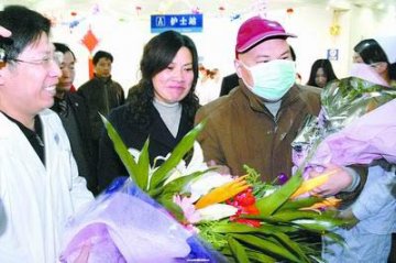 哥哥姐姐接力捐骨髓救弟弟