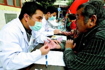 基层医院喊亏 三渠道补偿政府“兜底”