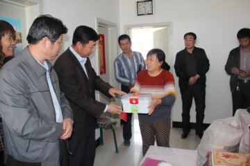 赤峰市安定医院开展为优抚对象医疗巡诊活动