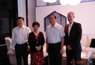 王国强会见世界卫生组织总干事陈冯富珍