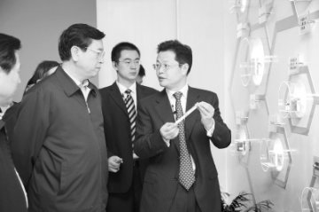 张德江：药品生产要确保“安全、有效、价廉”