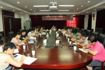 省食品药品监督管理局张光荣局长对部分基层党组织开展创先争优活动进行点评