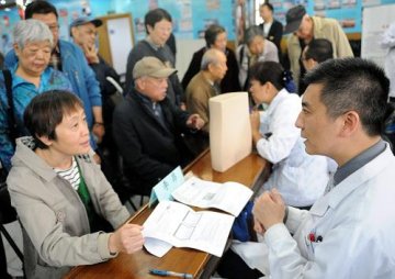 北京宣武医院为造口患者举行义诊服务