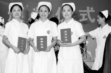 以德为先抓护理 白衣天使在德医——四川省德阳市人民医院优质护理服务示范工程亮点纪实