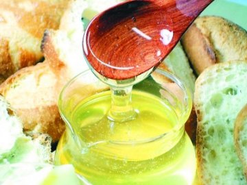 蜂蜜食疗方：芹菜蜜汁可辅助治疗肝炎