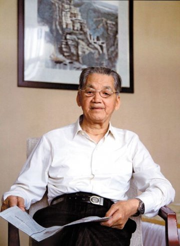 9旬老中医从医70年仍在出诊 开7服药只需50多元