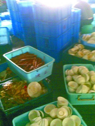 消毒餐具乱像引人忧 1盆黄水洗240个碗
