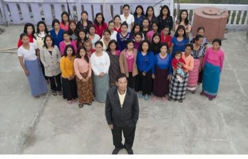 70岁男子娶妻39次全家人口达160人