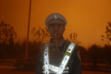 强沙尘天气侵袭新疆库尔勒