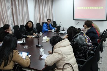 “媒体进园区”走进我校大学科技园