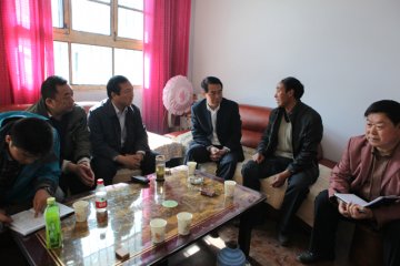 甘肃急救中心走村进户帮扶群众致富