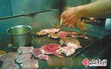 记者卧底知名西餐厅揭黑幕 剩菜加工后再出售