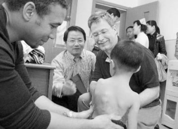 美国骨科专家苏州“探亲”