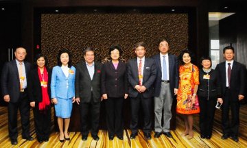 李斌主任会见部分参加全国“两会”港澳代表、委员