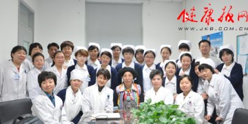 纪录片《求学人生》主人翁达英卓玛走进“胸心港湾”