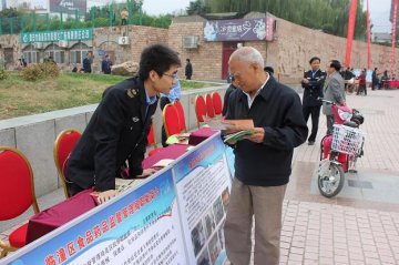 临潼区食品药品监督管理局开展政风行风宣传活动