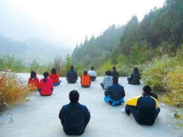 身心灵培训:女性裸照不堪入目 天价课有白领