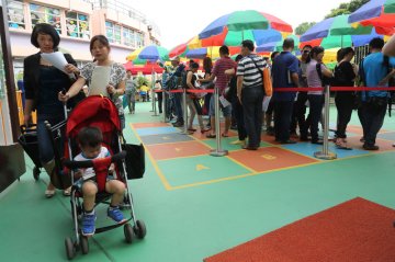 明年现“双非”童回港高峰