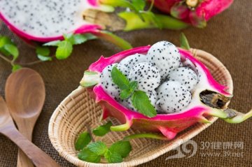 吃火龙果要吃皮 营养又抗癌