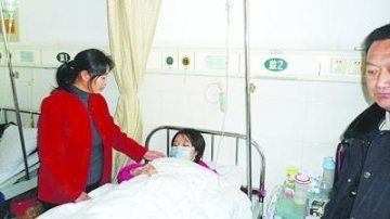 夫妻卖厂卖车救患白血病养女