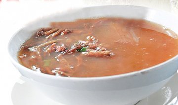 榕树吊根熬猪脚 可驱风止吐防治流行性感冒