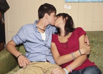 美国一对男女在同时接受变性手术后成为情侣