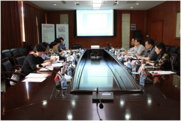 《疟疾控制和消除标准》追踪评价项目专家验收会在上海召开