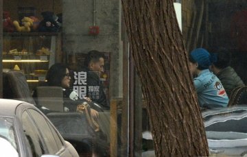 何洁孕相明显