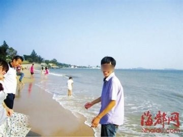 网站24岁编辑公交站猝死 网友叹职场压力大