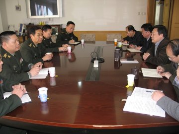 解放军二炮总医院来辐射安全所访问