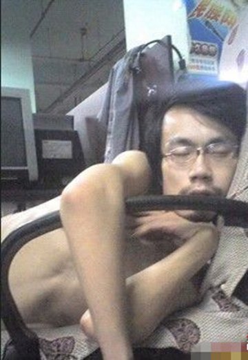 匪夷所思的无敌睡姿