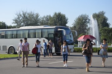 新址办顺利完成12条通勤班车线路优化工作