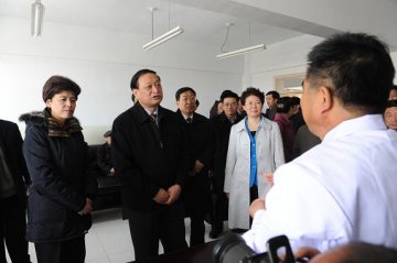 王国强出席全省中医药特色进基层现场会