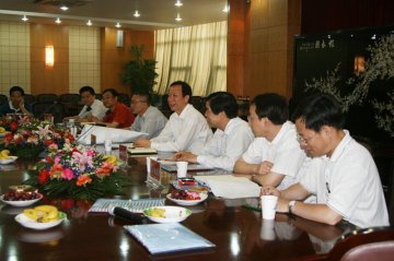 南京市陆冰副市长一行莅临我校，充分肯定我校国际科技园建设方向
