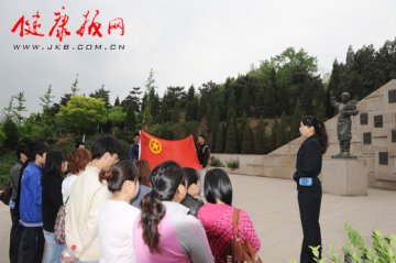 北京小汤山医院组织团员开展“五四”青年节纪念活动
