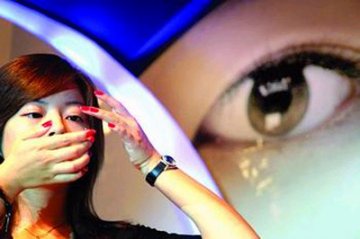 隐形眼镜清洗液：3个月换一次