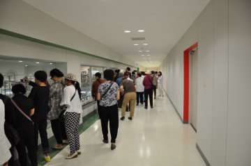 参观益生菌饮料生产工厂