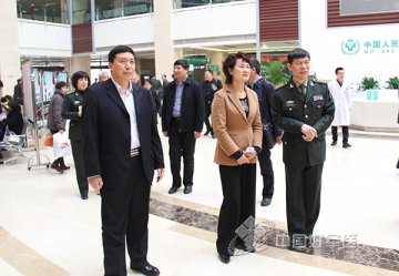 郑州市医疗卫生防病工作考察团到202医院参观交流