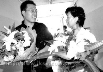 两名福寿螺事件受害患者病愈出院