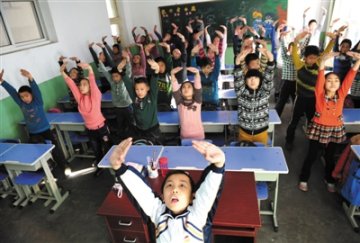 石家庄一小学“防雾霾操”被指“大忽悠”